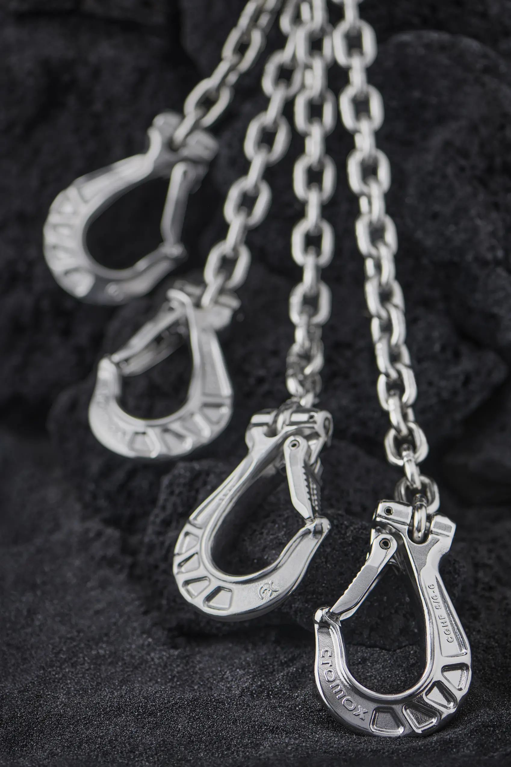 Stainless steel sling chain from cromox® with end fittings self locking clevis hooks