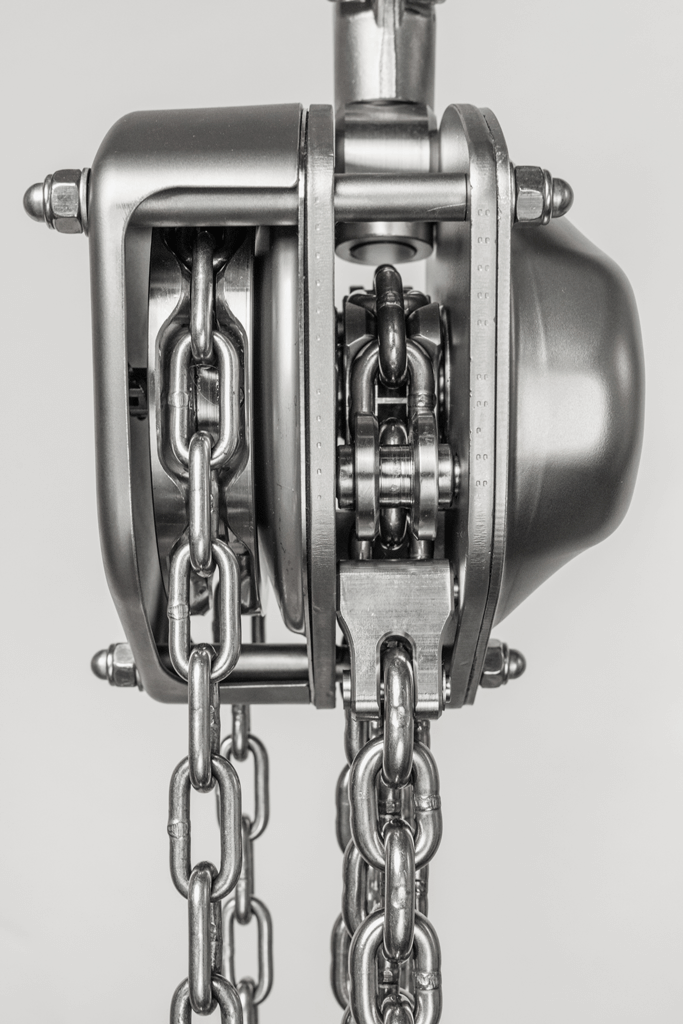 Stainless steel chain hoist from cromox® - incl. chain (side view)
